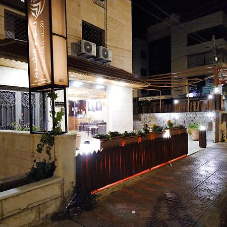 Robou Al Sharq Aparthotel Amman Exterior photo